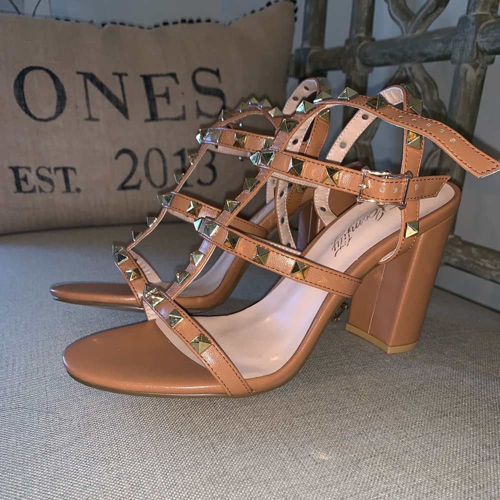 Tan Rock Stud Dupe